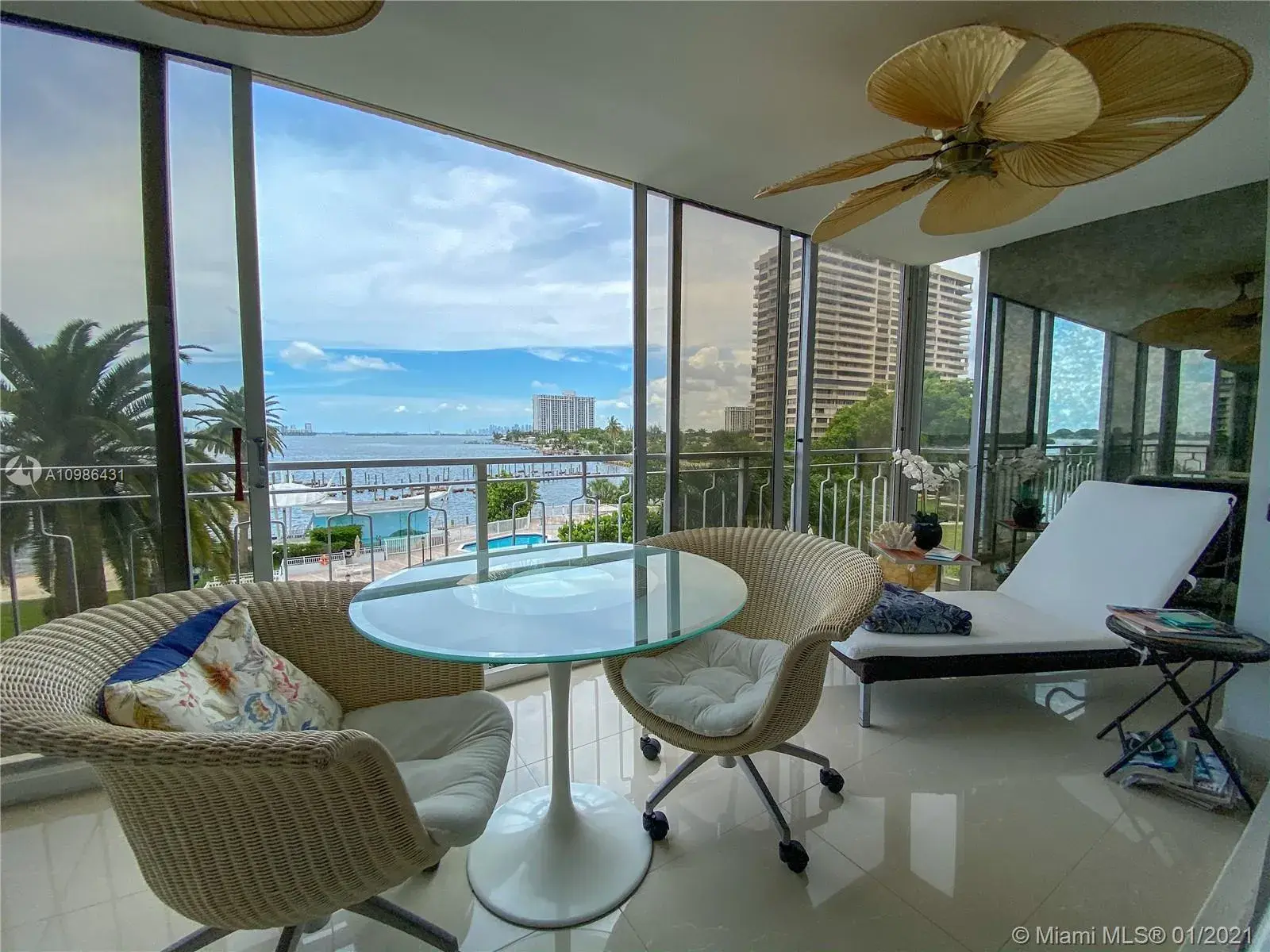 11111 Biscayne Blvd, Miami FL 33181
