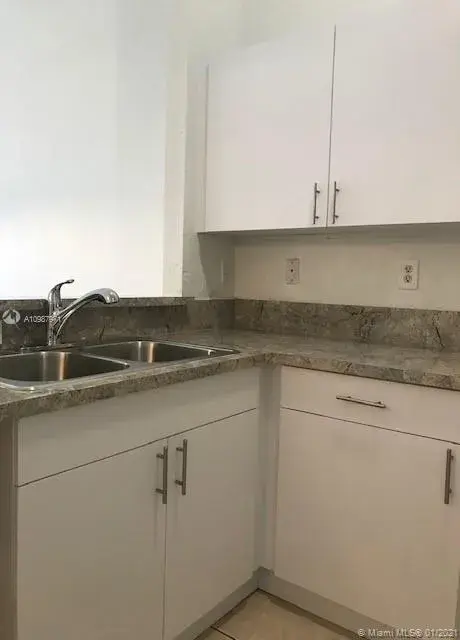 317 NE 2nd St # 3, Hallandale Beach FL 33009