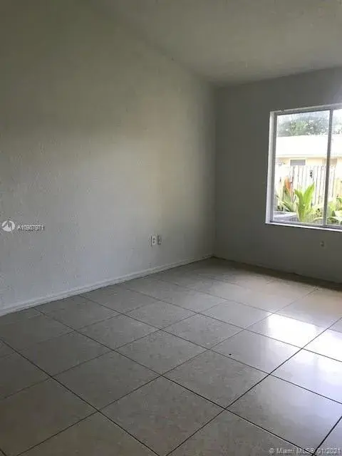 317 NE 2nd St # 3, Hallandale Beach FL 33009