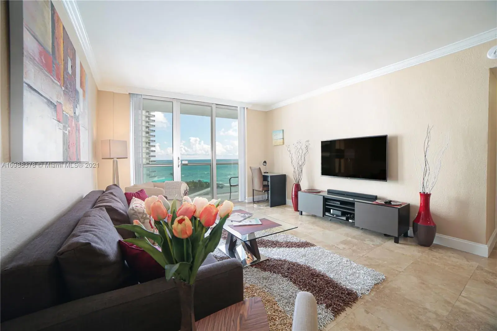 1 bedroom 1 bath Residential for sale at 3801 S Ocean Dr # 6Z, Hollywood FL 33019