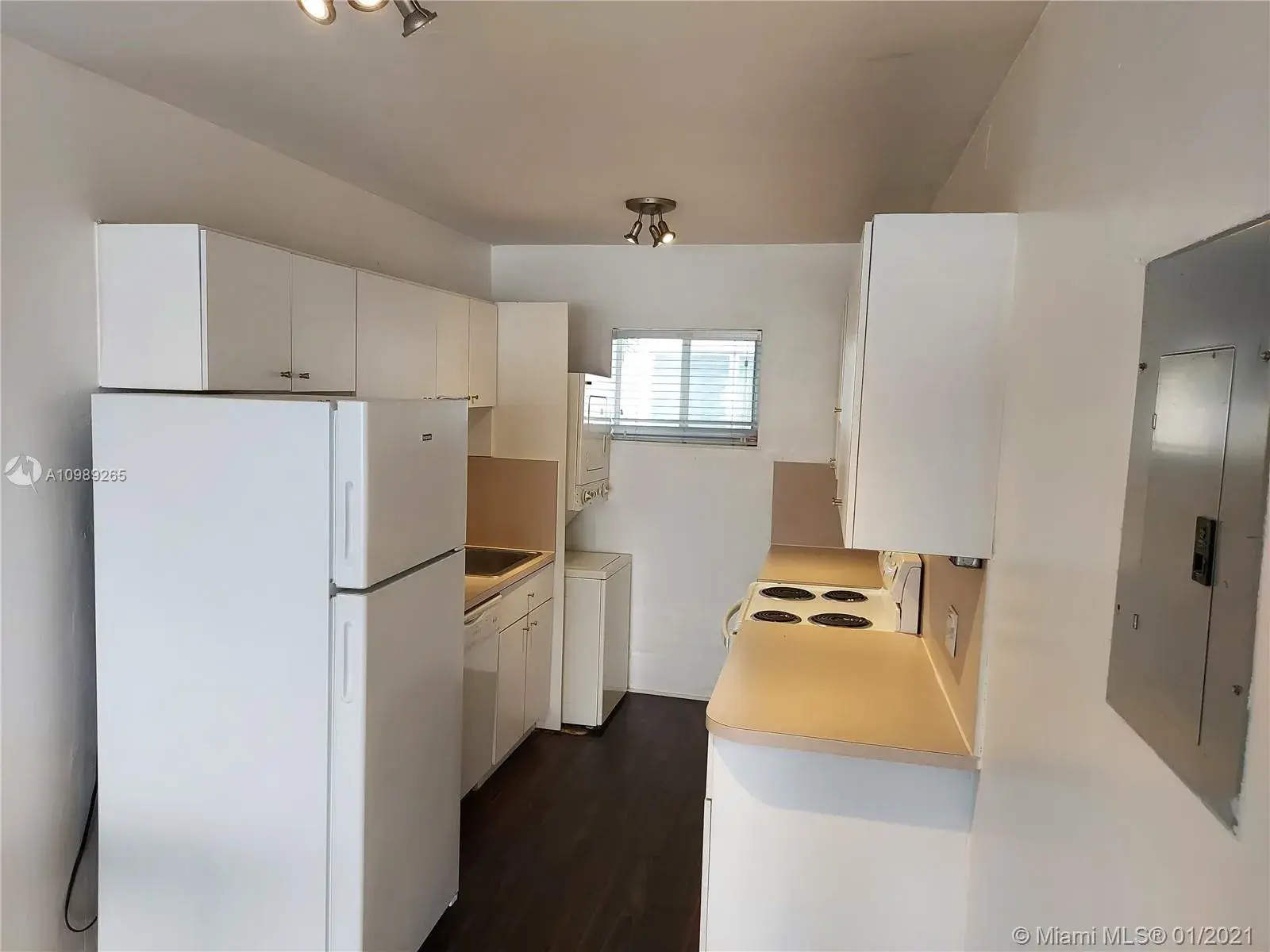 2033 Calais Dr # 4, Miami Beach FL 33141