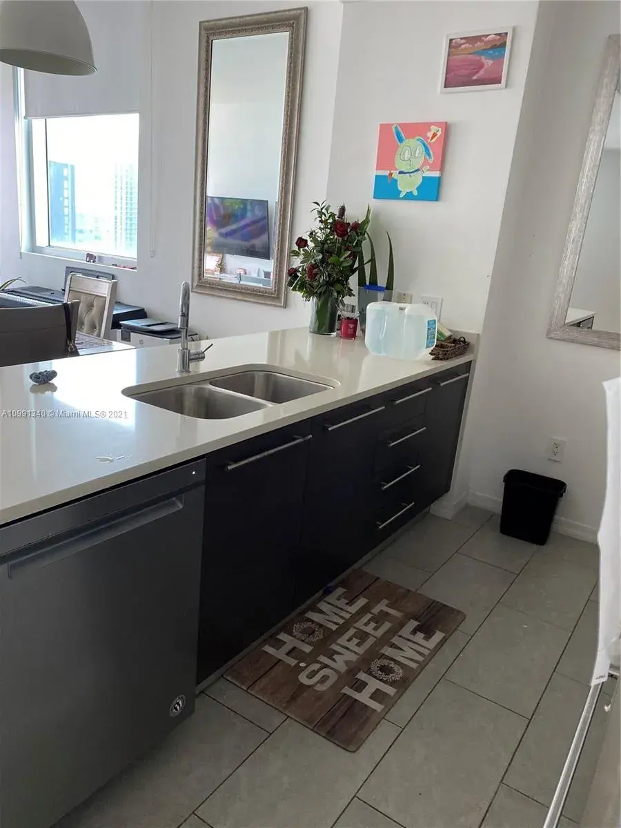 2 bedroom 2 bath Residential for sale at 500 Brickell Ave # 4110, Miami FL 33131