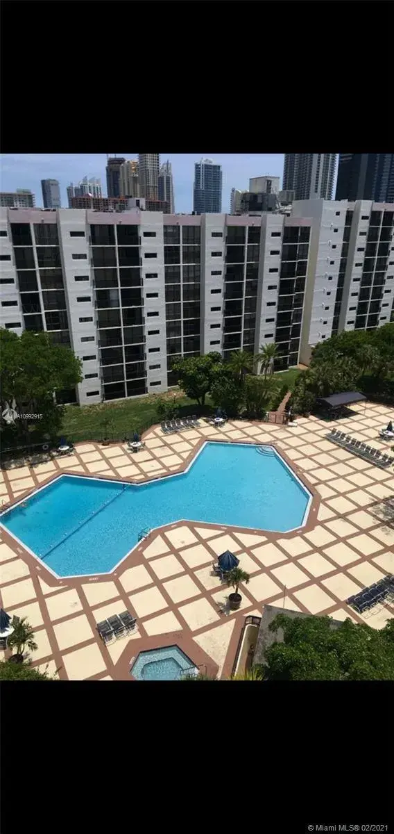 16919 N Bay Rd # 902, Sunny Isles Beach FL 33160