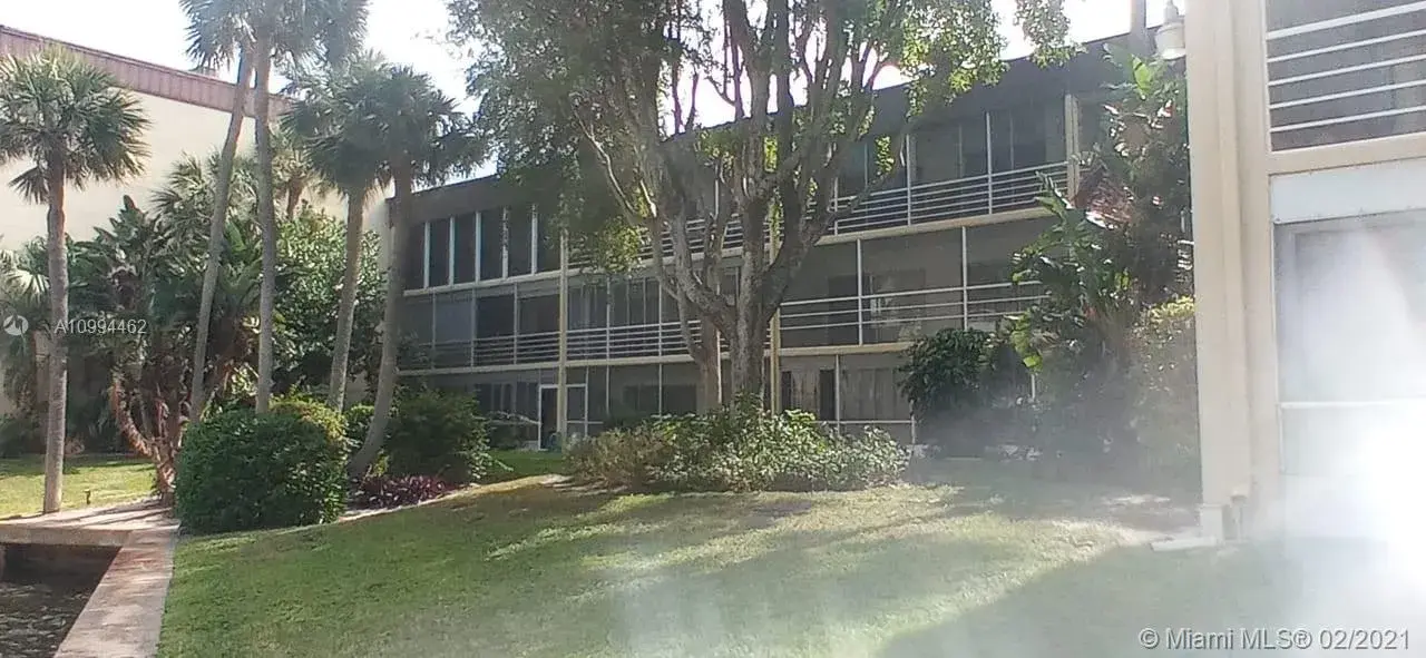 1 bedroom 1 bath for sale at 200 S Waterway Dr S # 107, Lantana FL 33462