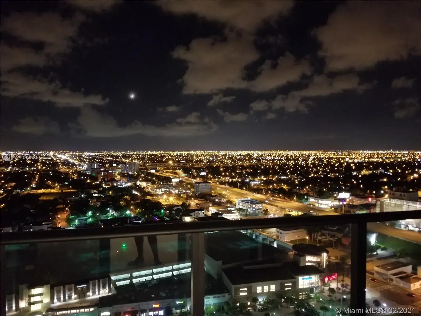 1 bedroom 1 bath Residential for sale at 121 NE 34th St # 2810, Miami FL 33137