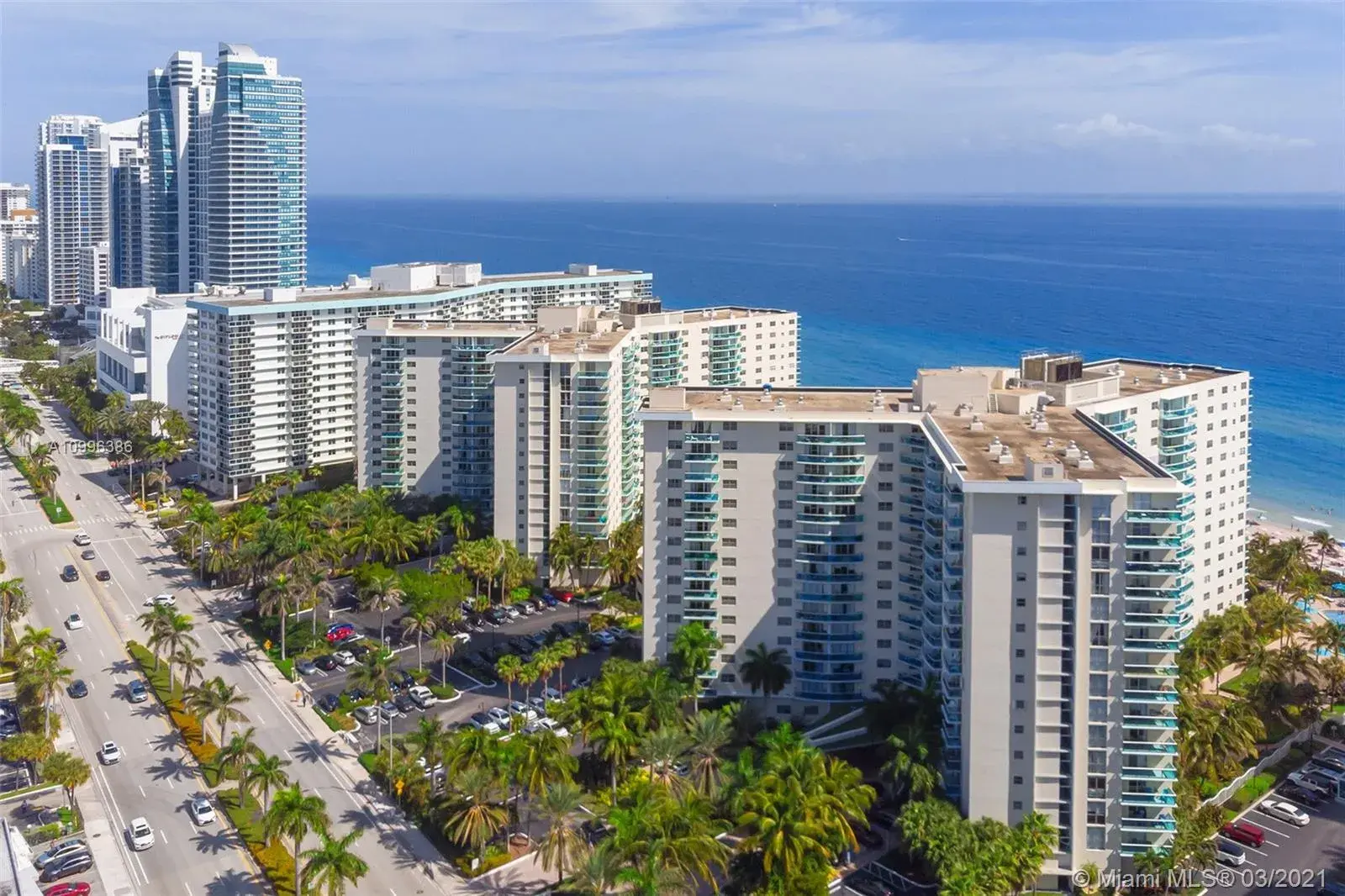 1 bedroom 1 bath Residential for sale at 3801 S Ocean Dr # 2Z, Hollywood FL 33019