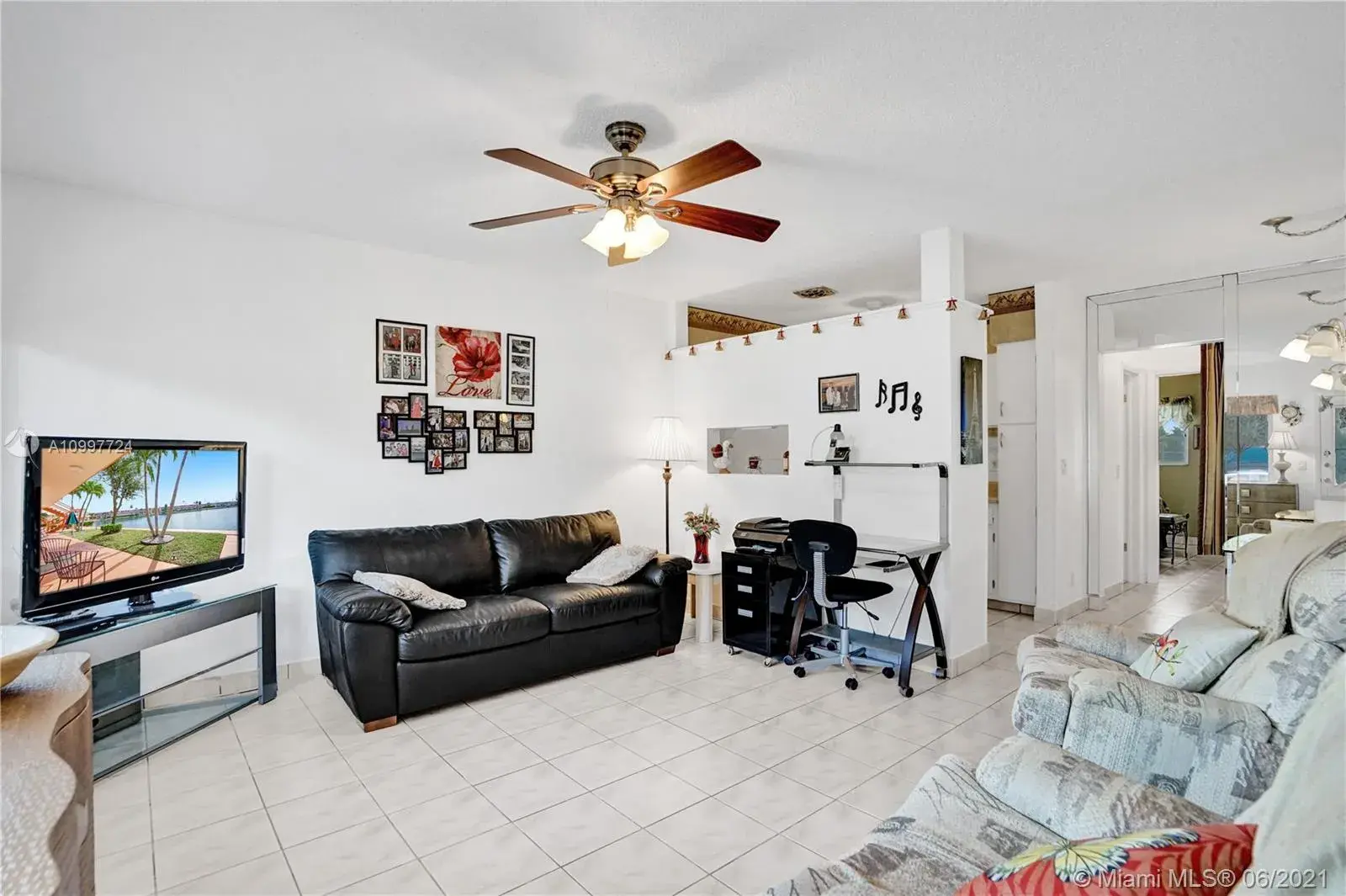 920 SW 10th Ter, Hallandale Beach FL 33009