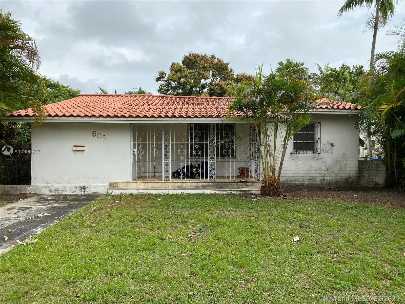 4 bedroom 4 bath Residential for sale at 609 SW 24th Rd, Miami FL 33129