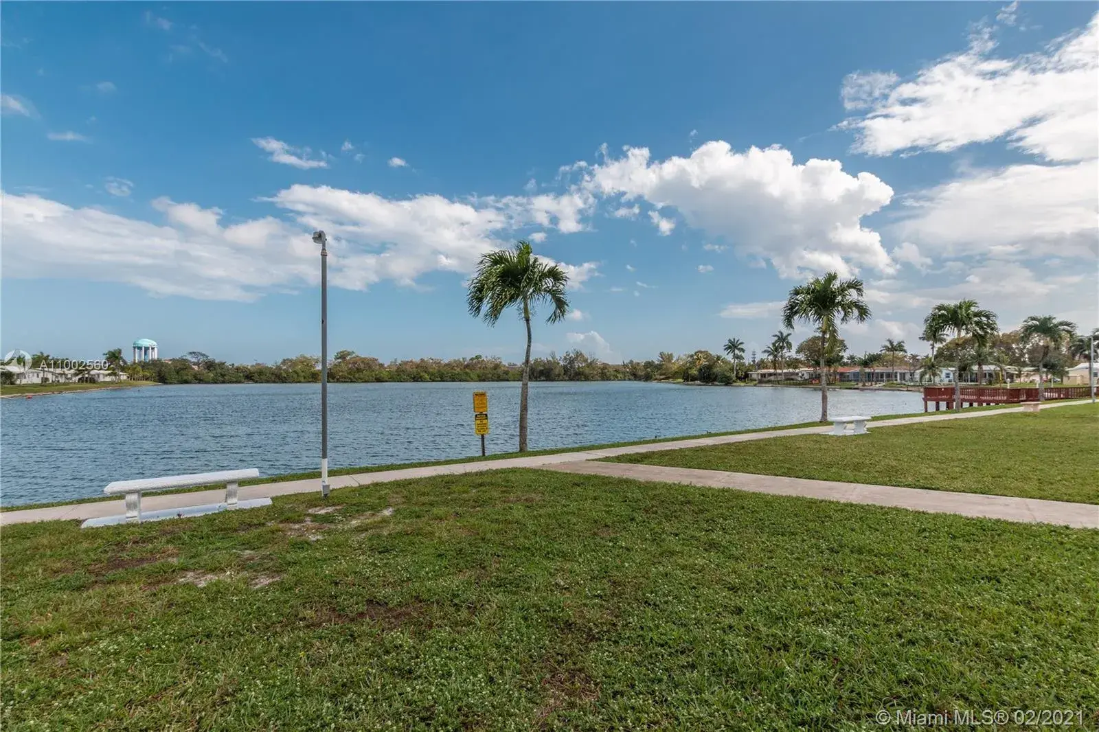 2 bedroom 2 bath Residential for sale at 2300 Park Ln # 314, Hollywood FL 33021