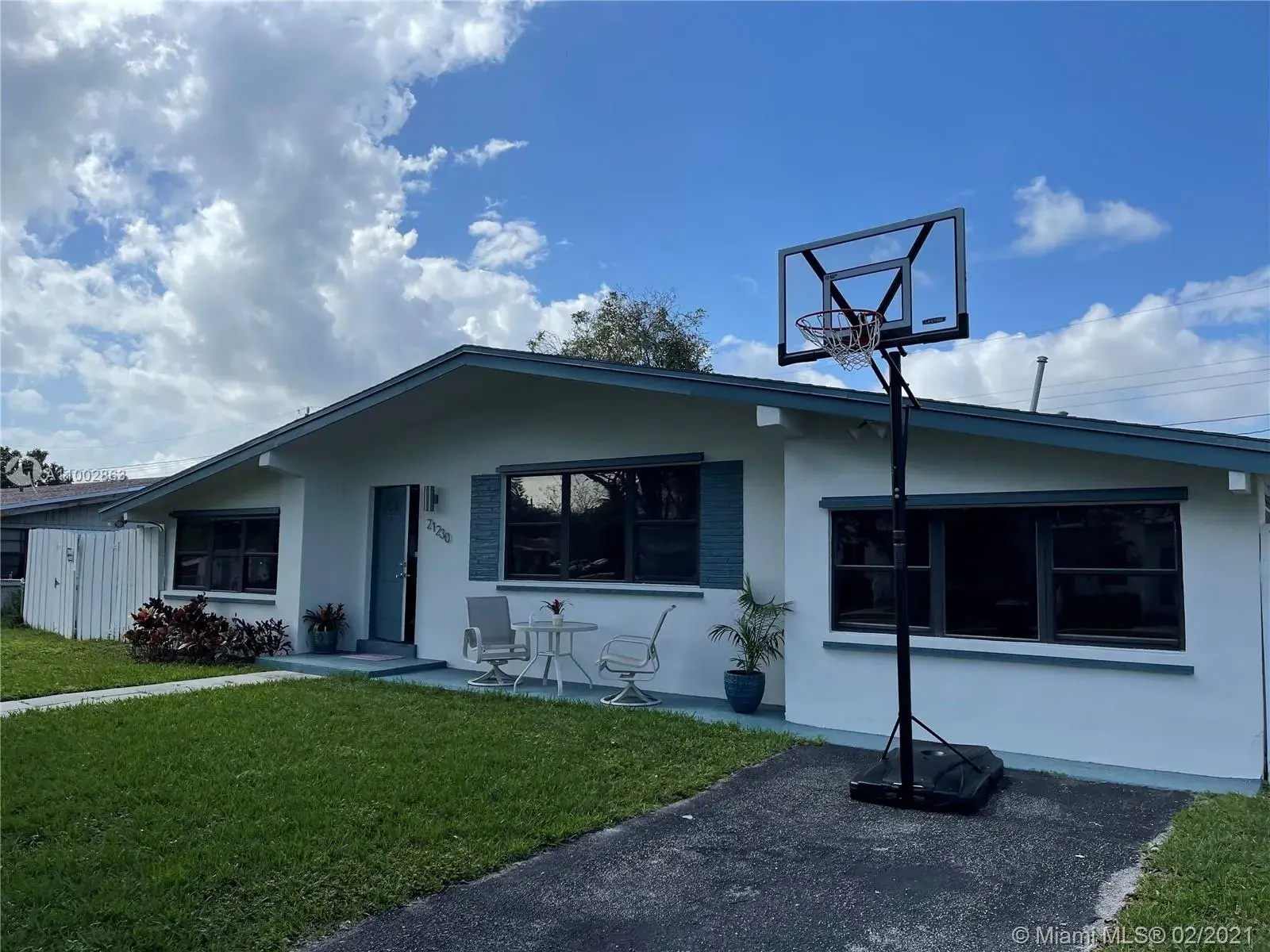 21230 NE 26th Ave, Miami FL 33180