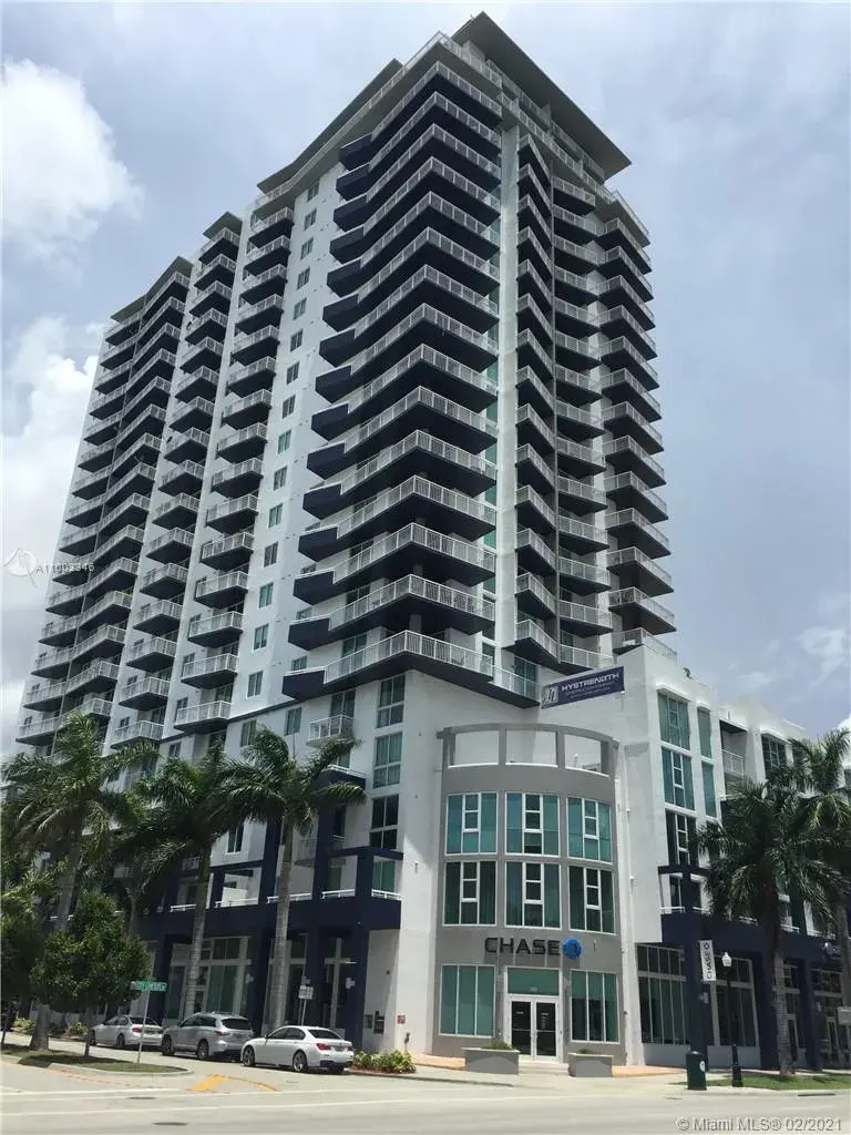 1 bedroom 1 bath Residential for sale at 275 NE 18th St # 1104, Miami FL 33132