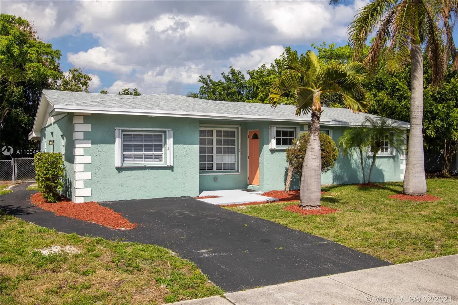 421 NE 39th St, Deerfield Beach FL 33064