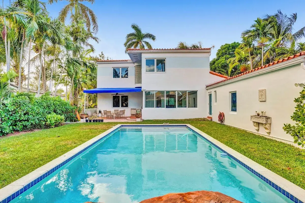 4585 Alton Rd, Miami Beach FL 33140
