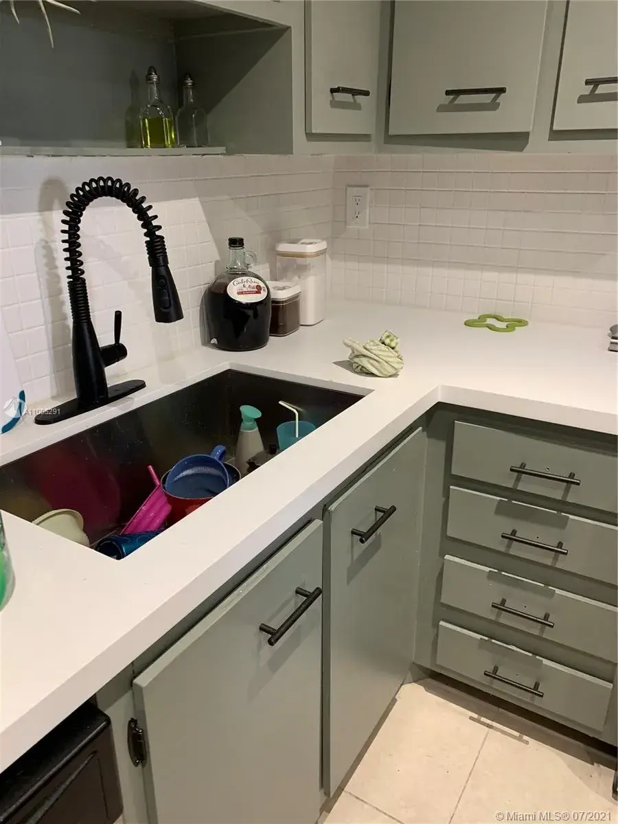 20850 San Simeon Way # 5, Miami FL 33179