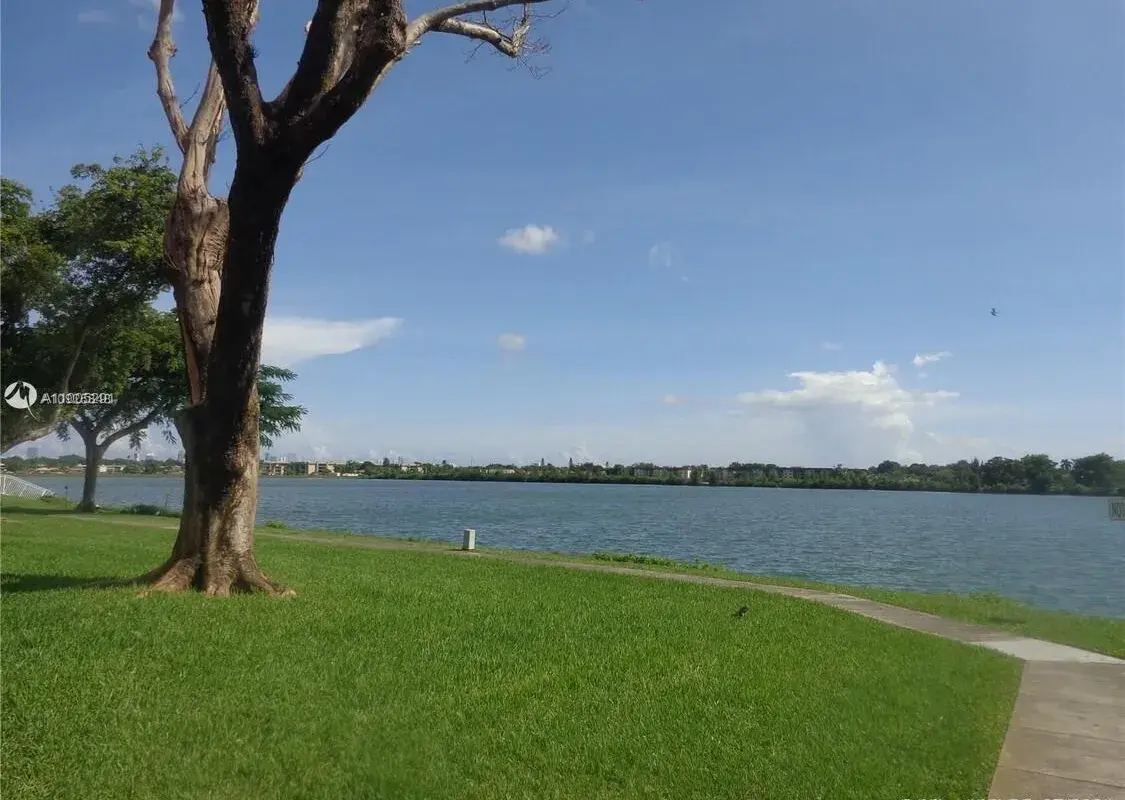 20850 San Simeon Way # 5, Miami FL 33179