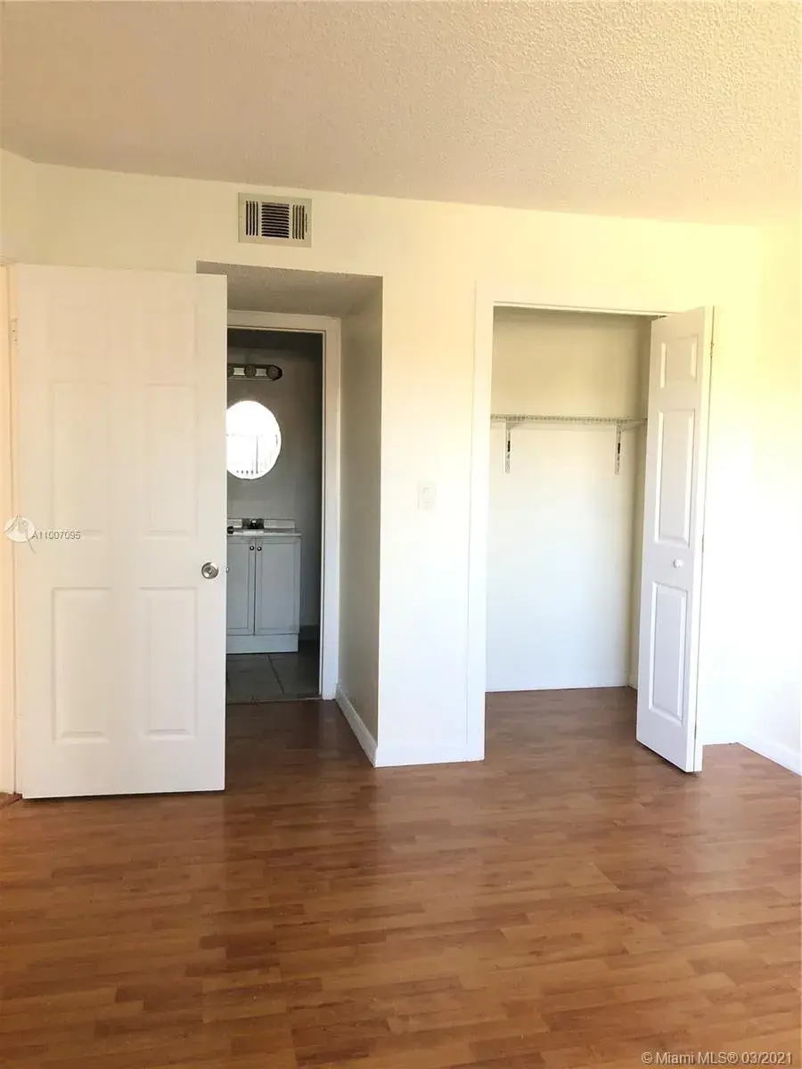 9000 NW 28th Dr # 204, Coral Springs FL 33065