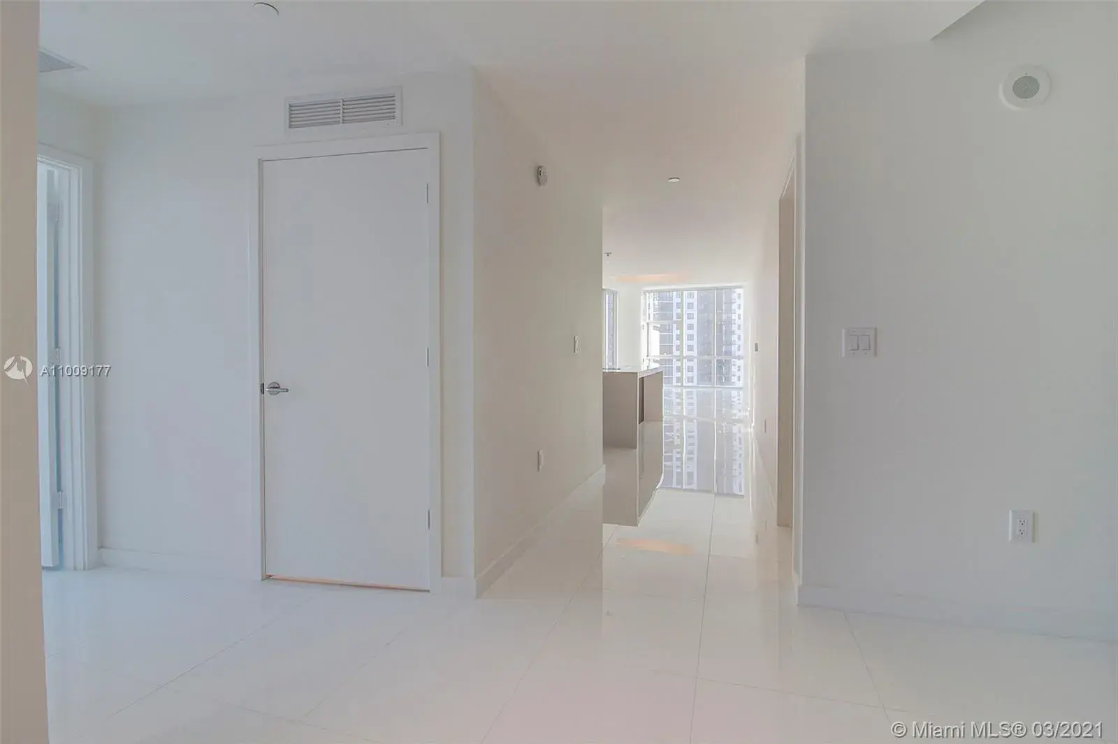 851 NE 1st Ave # 1411, Miami FL 33132