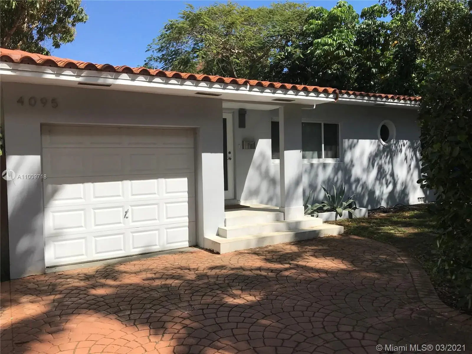 5 bedroom 5 bath Residential for sale at 4095 Hardie Ave, Miami FL 33133
