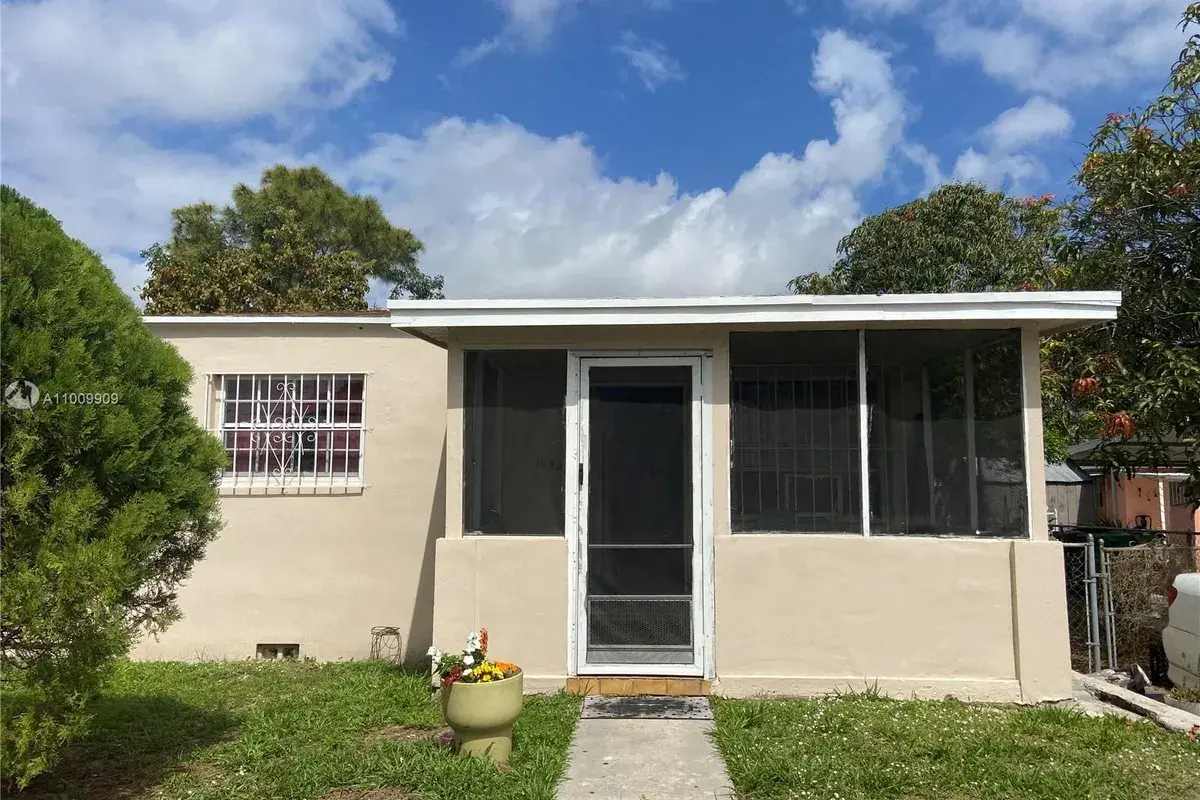 1035 Atlantic Ave, Opa-Locka FL 33054
