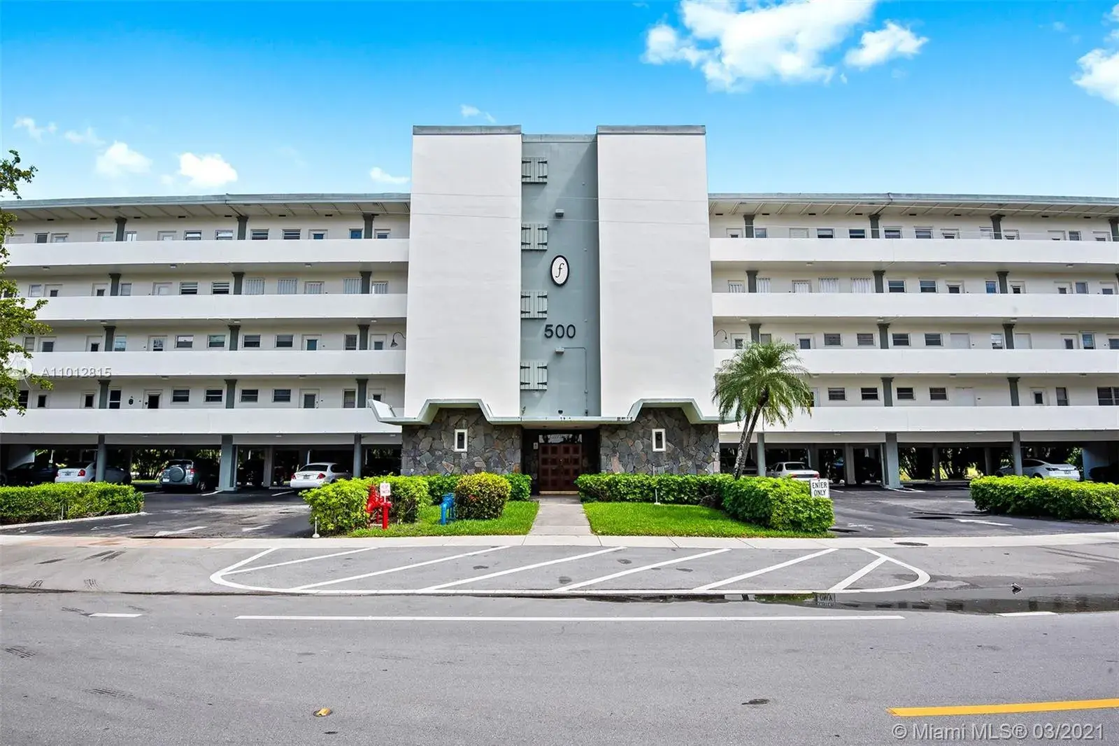 1 bedroom 1 bath Residential for sale at 500 NE 14th Ave # 204, Hallandale Beach FL 33009