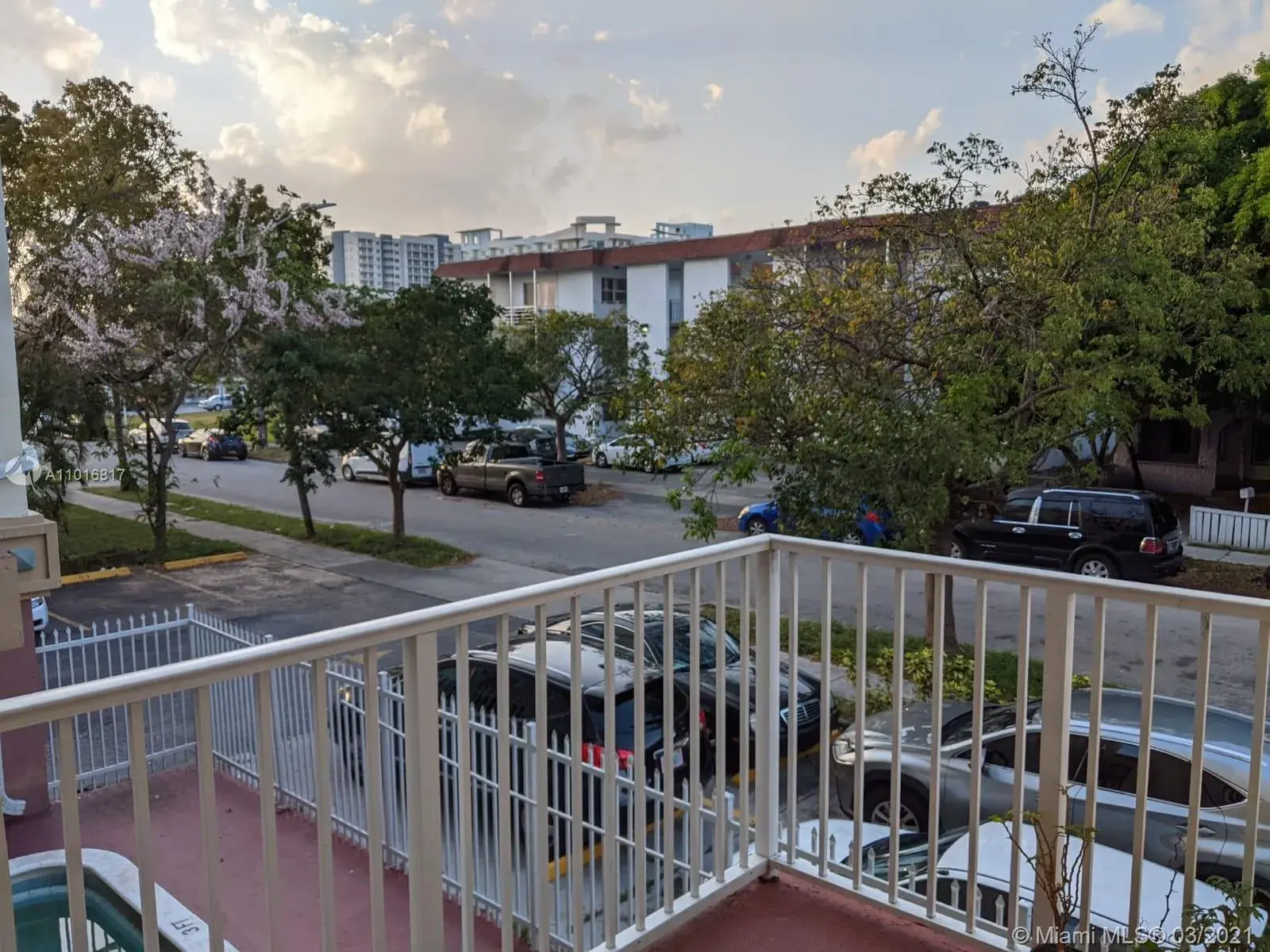 1 bedroom 1 bath Residential Lease for rent at 2008 Jackson St # B1, Hollywood FL 33020