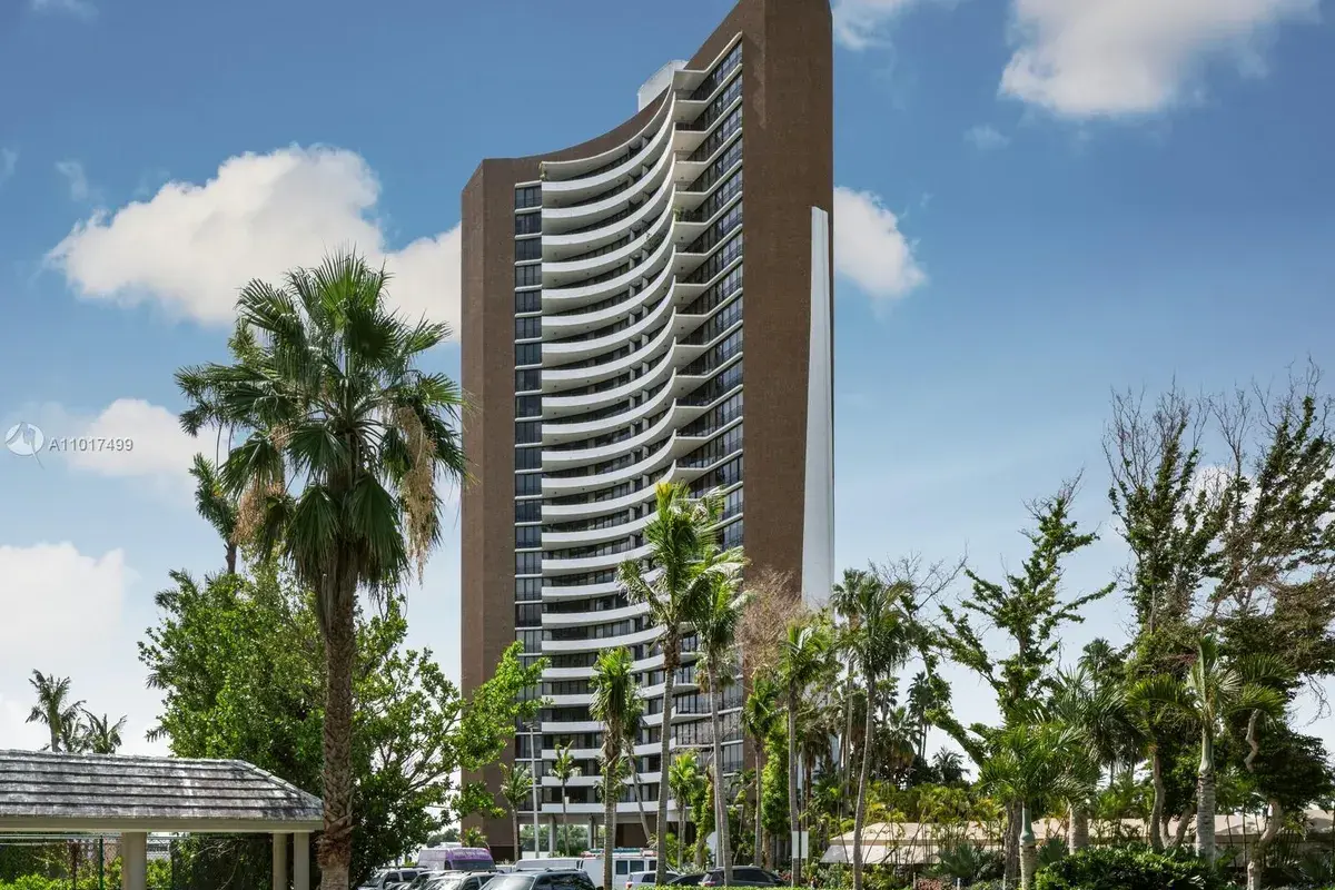 720 NE 69th St # 4W, Miami FL 33138