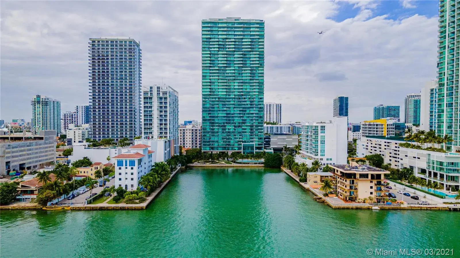 2 bedroom 2 bath Residential Lease for rent at 460 NE 28th St # 3201, Miami FL 33137