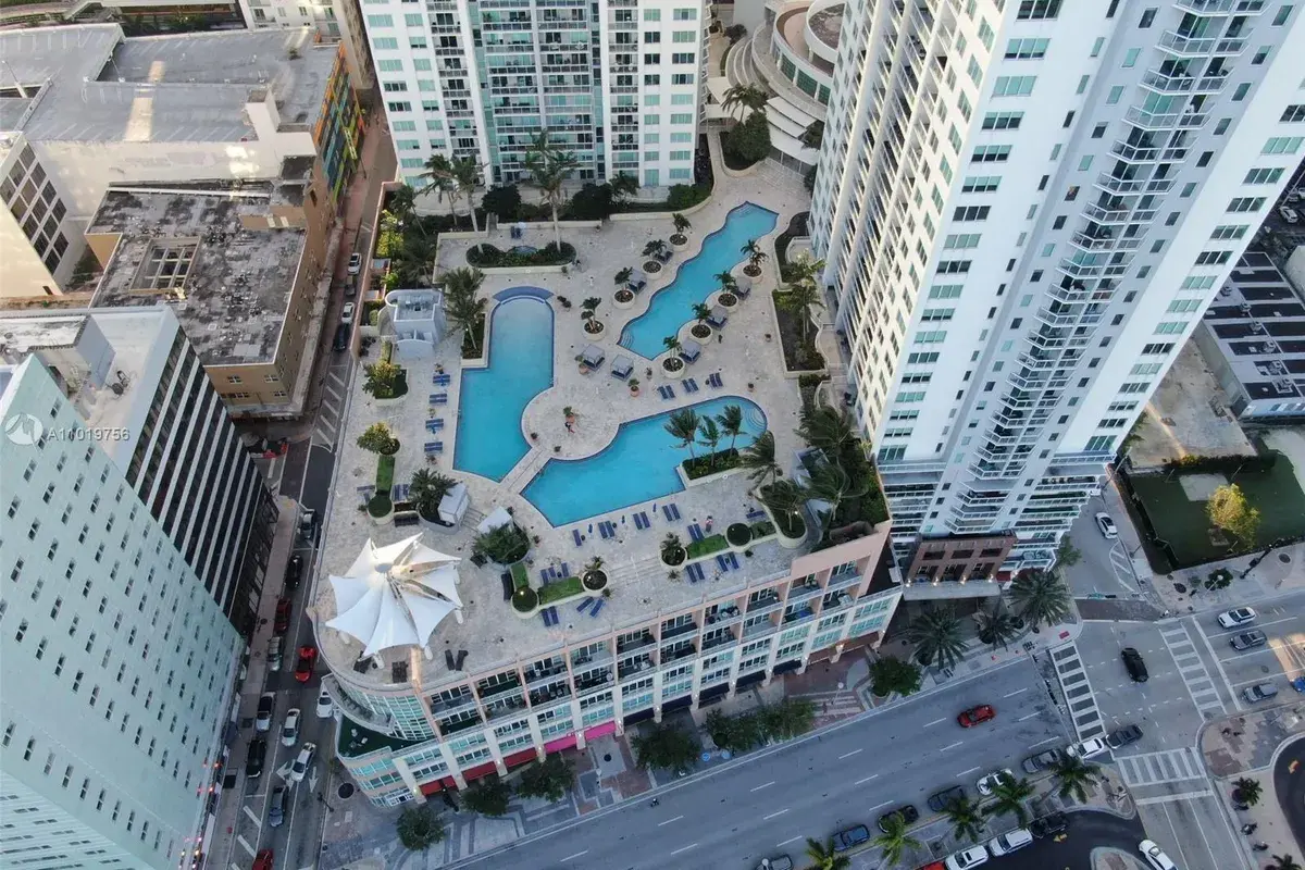 244 Biscayne Blvd # 2804, Miami FL 33132