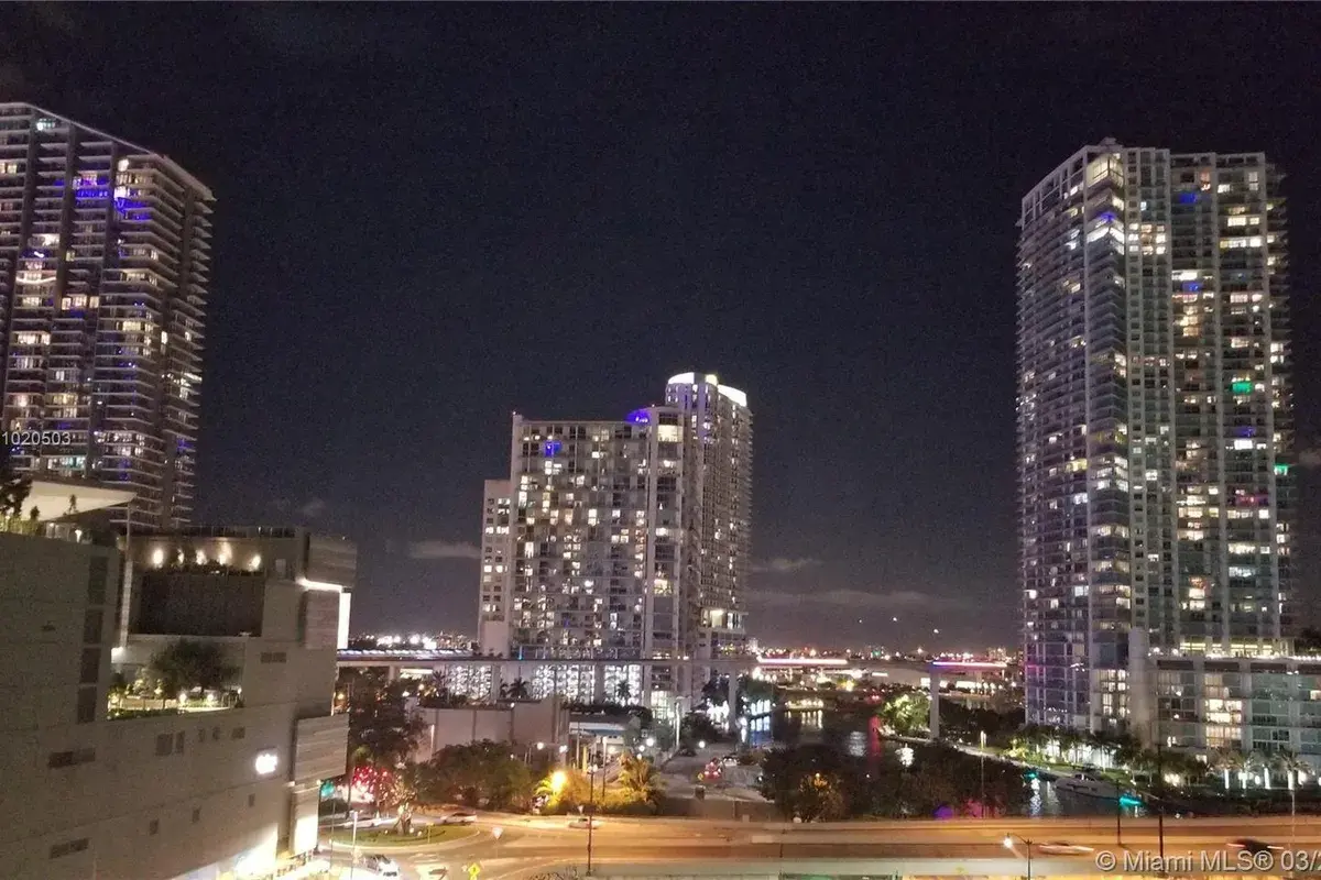 31 SE 6th St # 1002, Miami FL 33131