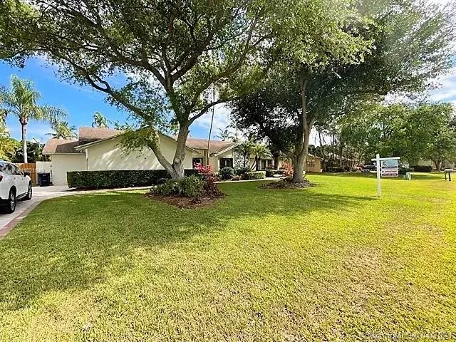 14817 SW 164th Ter, Miami FL 33187