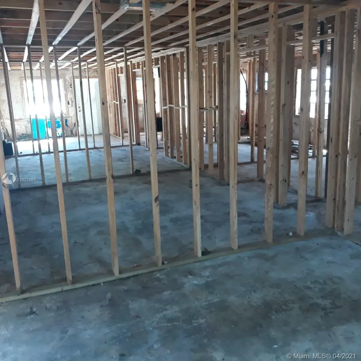 171 NW 47th St, Miami FL 33127
