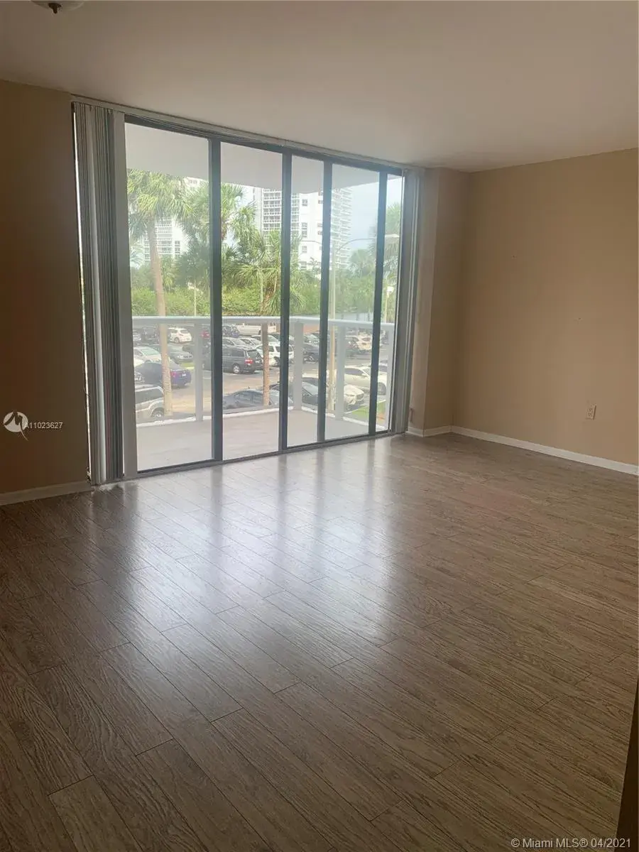 3701 N Country Club Dr # 203, Aventura FL 33180