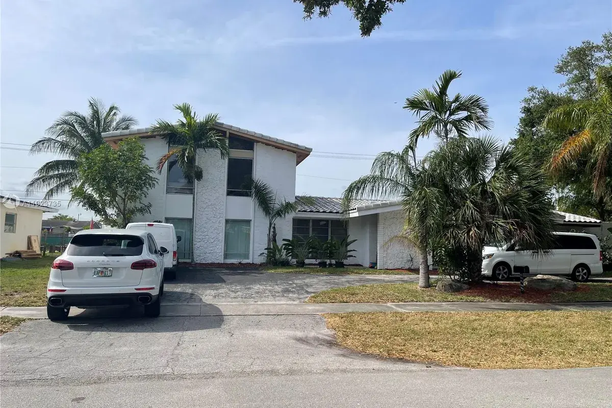4322 Polk St, Hollywood FL 33021