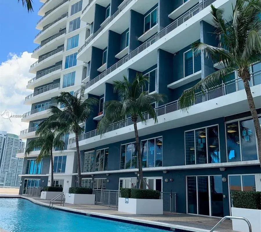 60 SW 13th St # 2001, Miami FL 33130