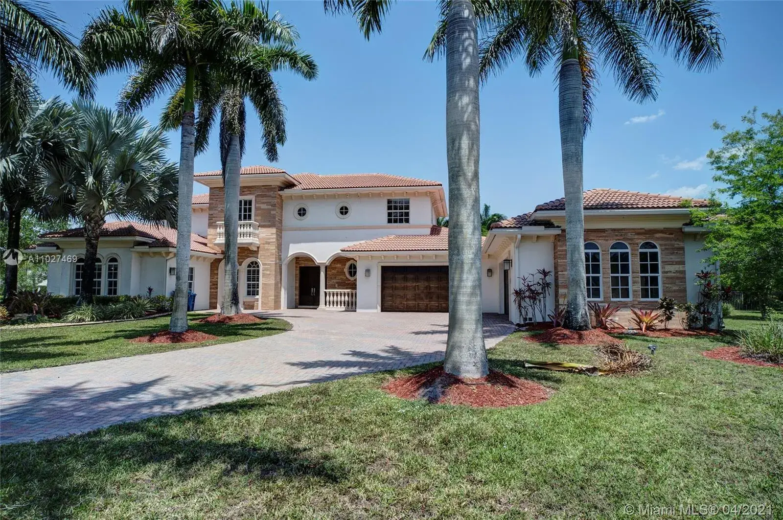 3200 Lake Ridge Lane, Weston FL 33332