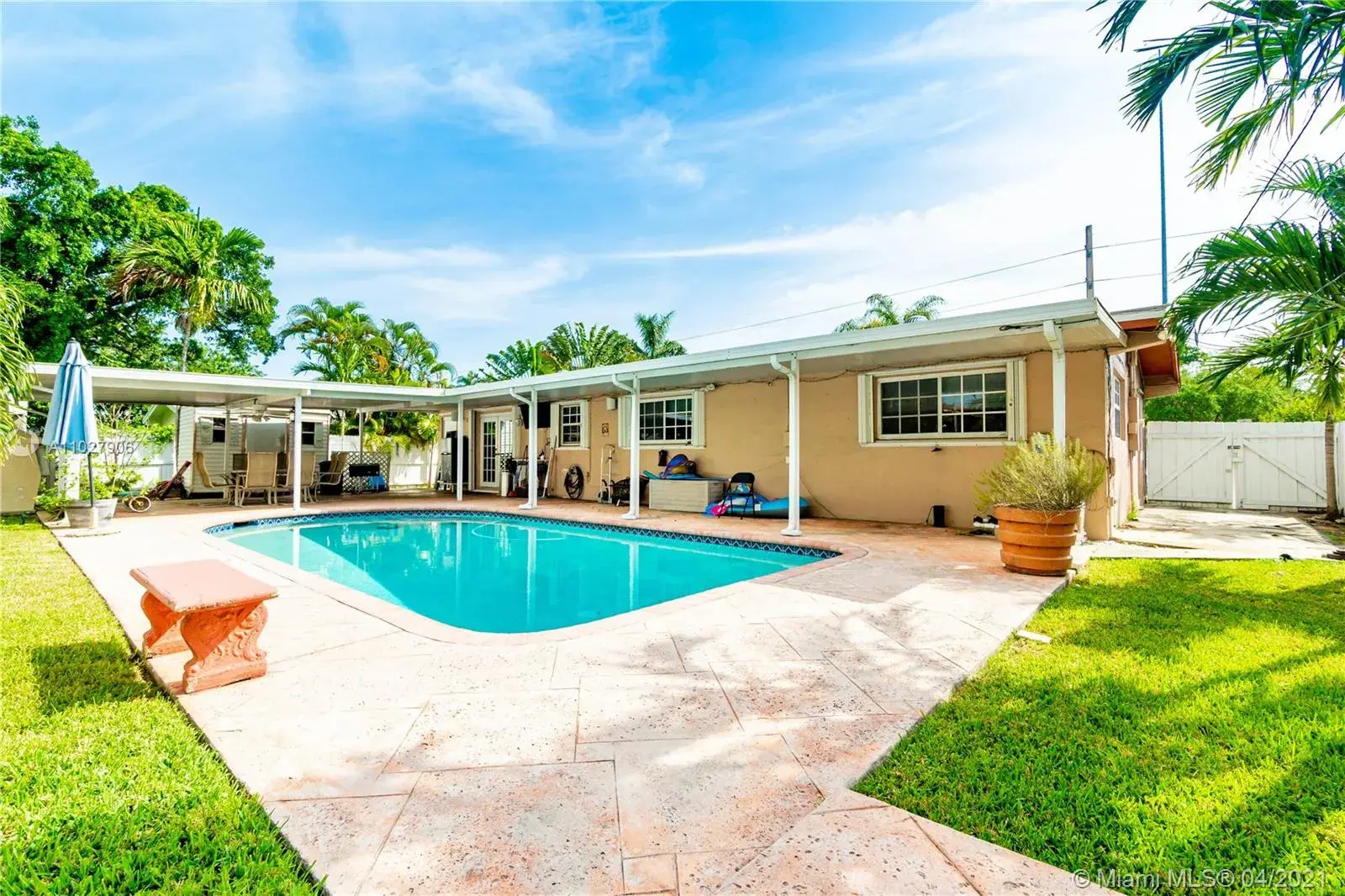 21000 NE 26th Ave, Miami FL 33180