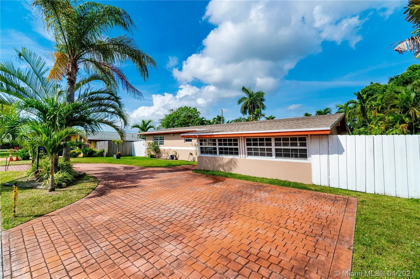 21000 NE 26th Ave, Miami FL 33180
