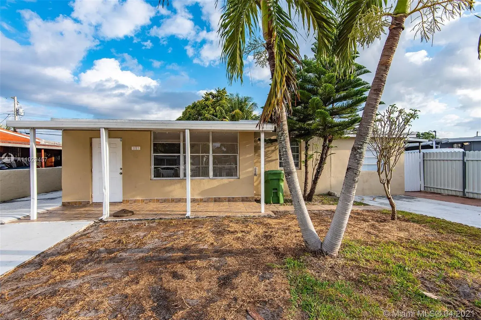 217 W 35th St, Hialeah FL 33012