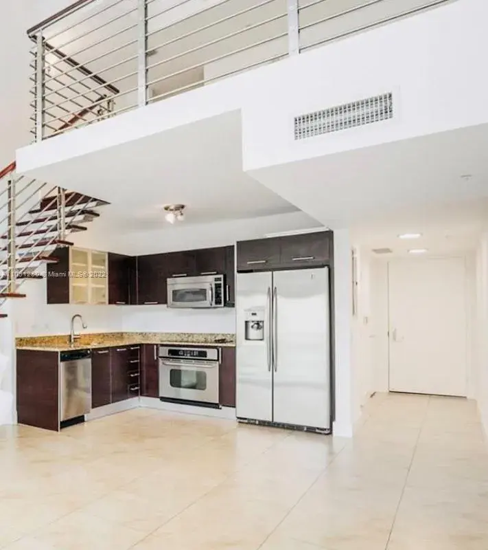41 SE 5th St # 406, Miami FL 33131