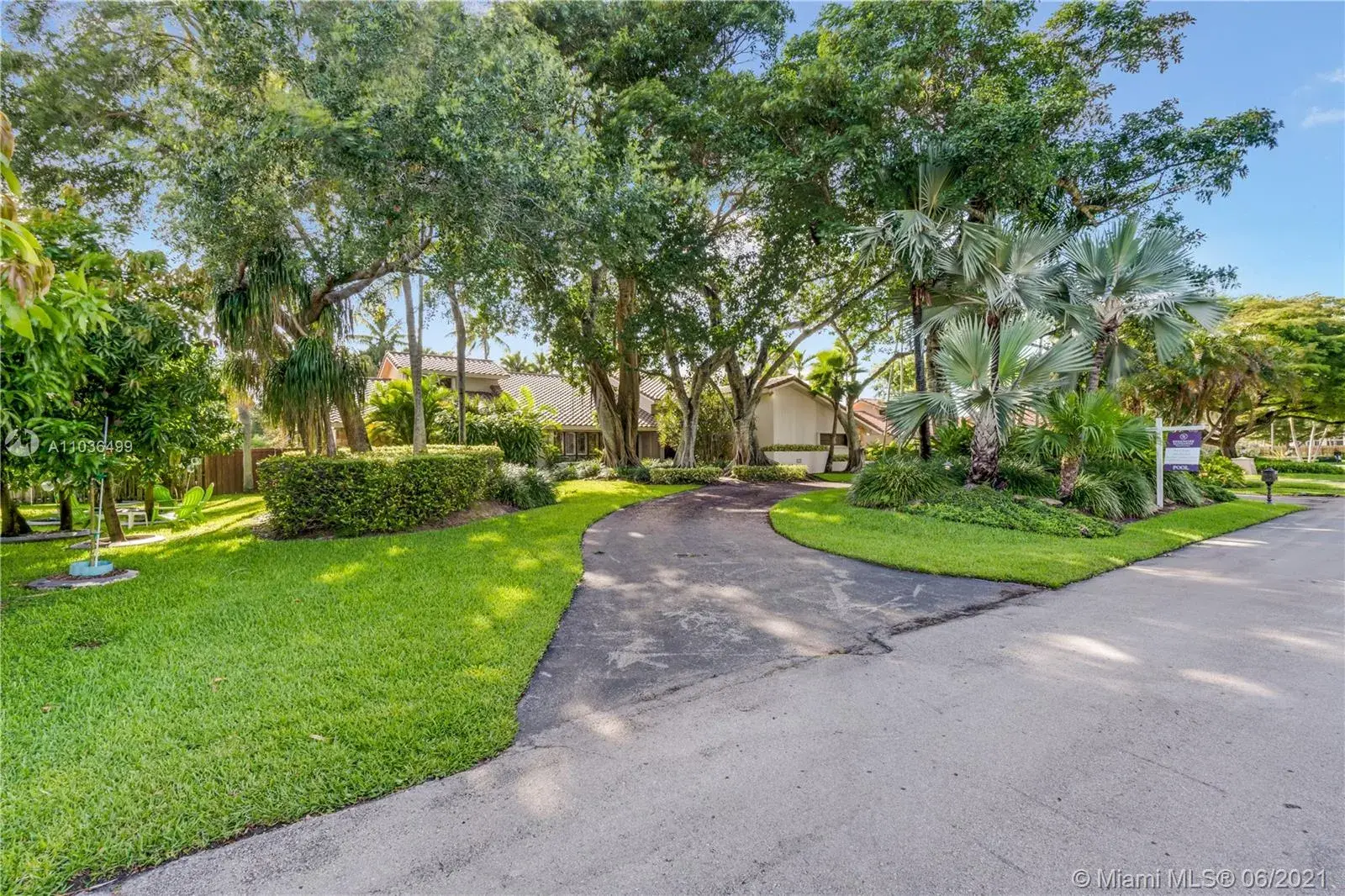 6 bedroom 4 bath Residential for sale at 10126 SW 93rd Pl, Miami FL 33176
