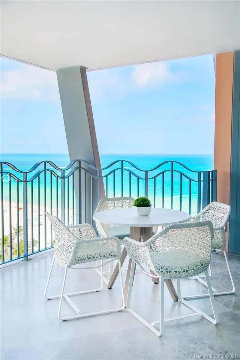 2 bedroom 2 bath Residential Lease for rent at 1500 Ocean Dr # 5, Miami Beach FL 33139
