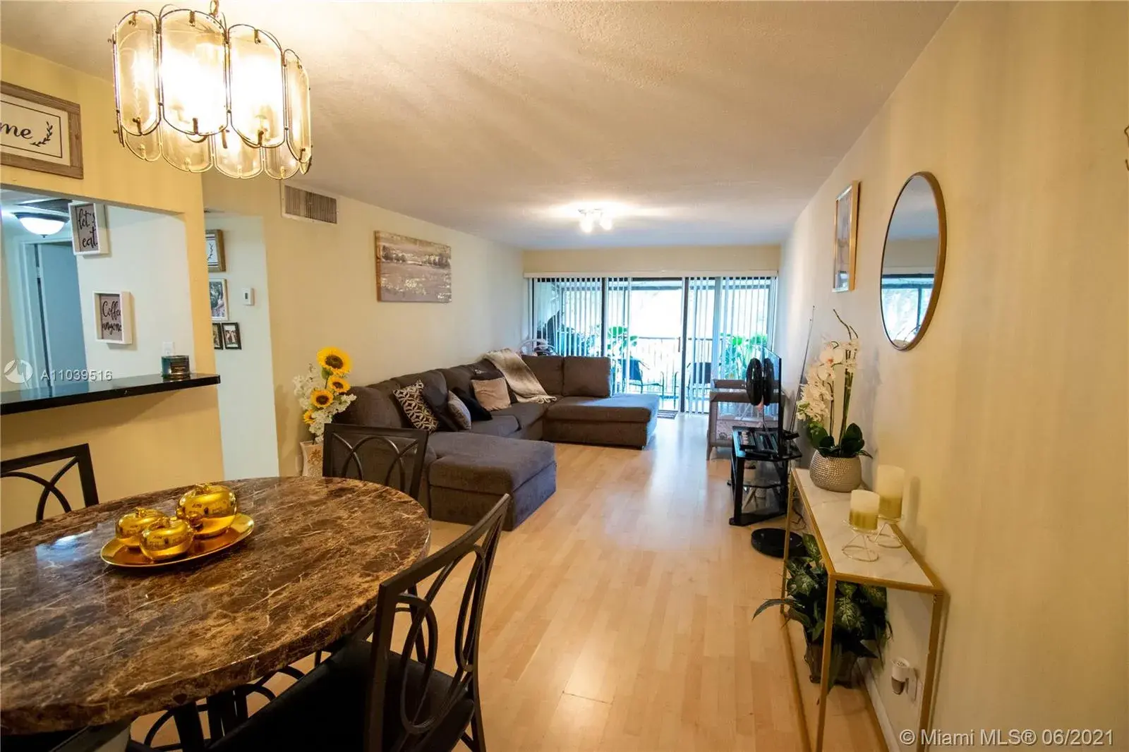 1 bedroom 1 bath Residential for sale at 5841 Washington St # 62, Hollywood FL 33023