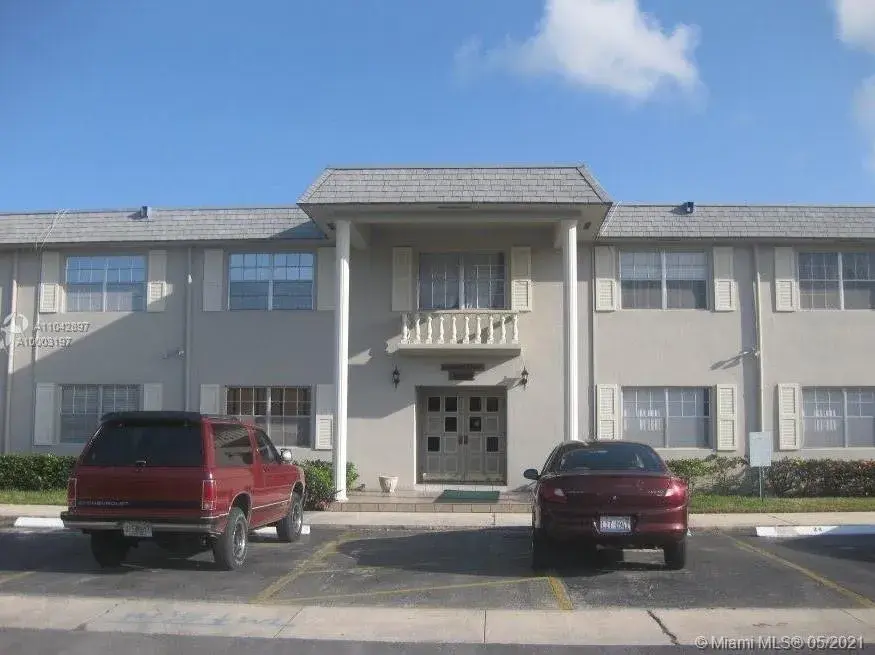 1520 Mckinley St # 106E, Hollywood FL 33020
