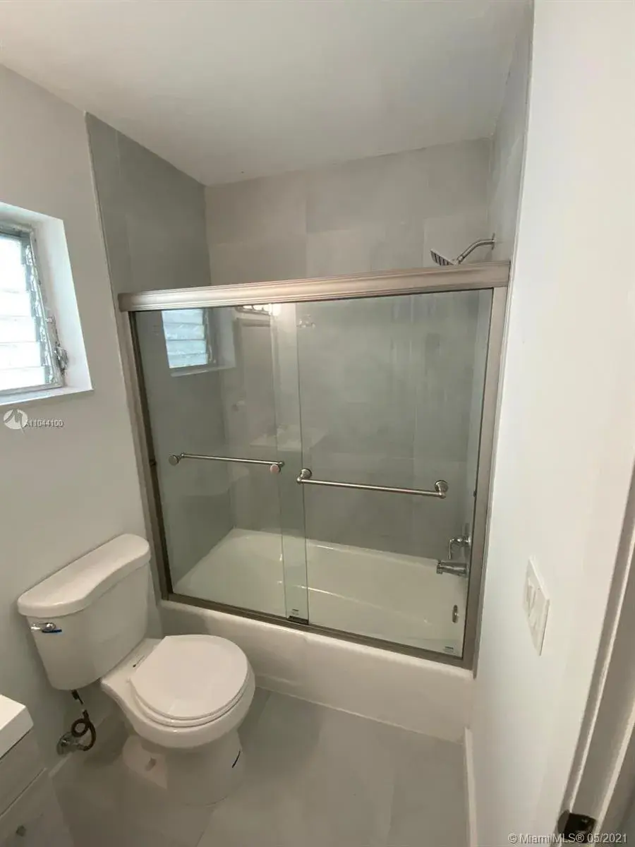 1 bedroom 1 bath Residential for sale at 1830 Cleveland St # 2, Hollywood FL 33020