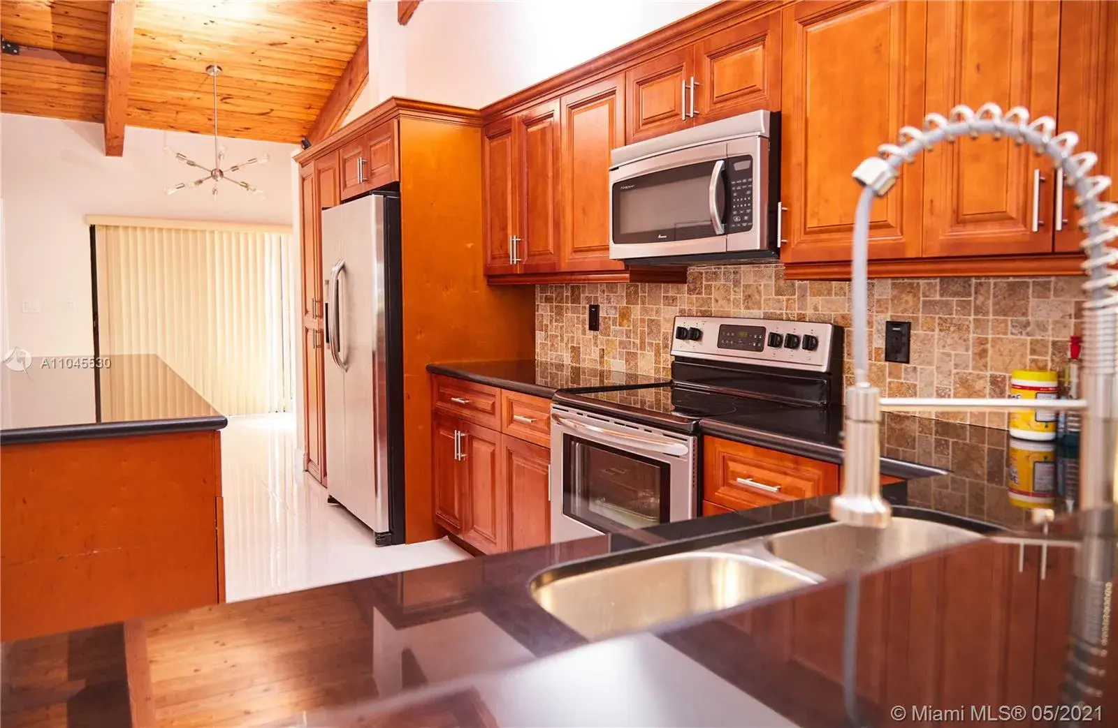 347 Leslie Dr, Hallandale Beach FL 33009