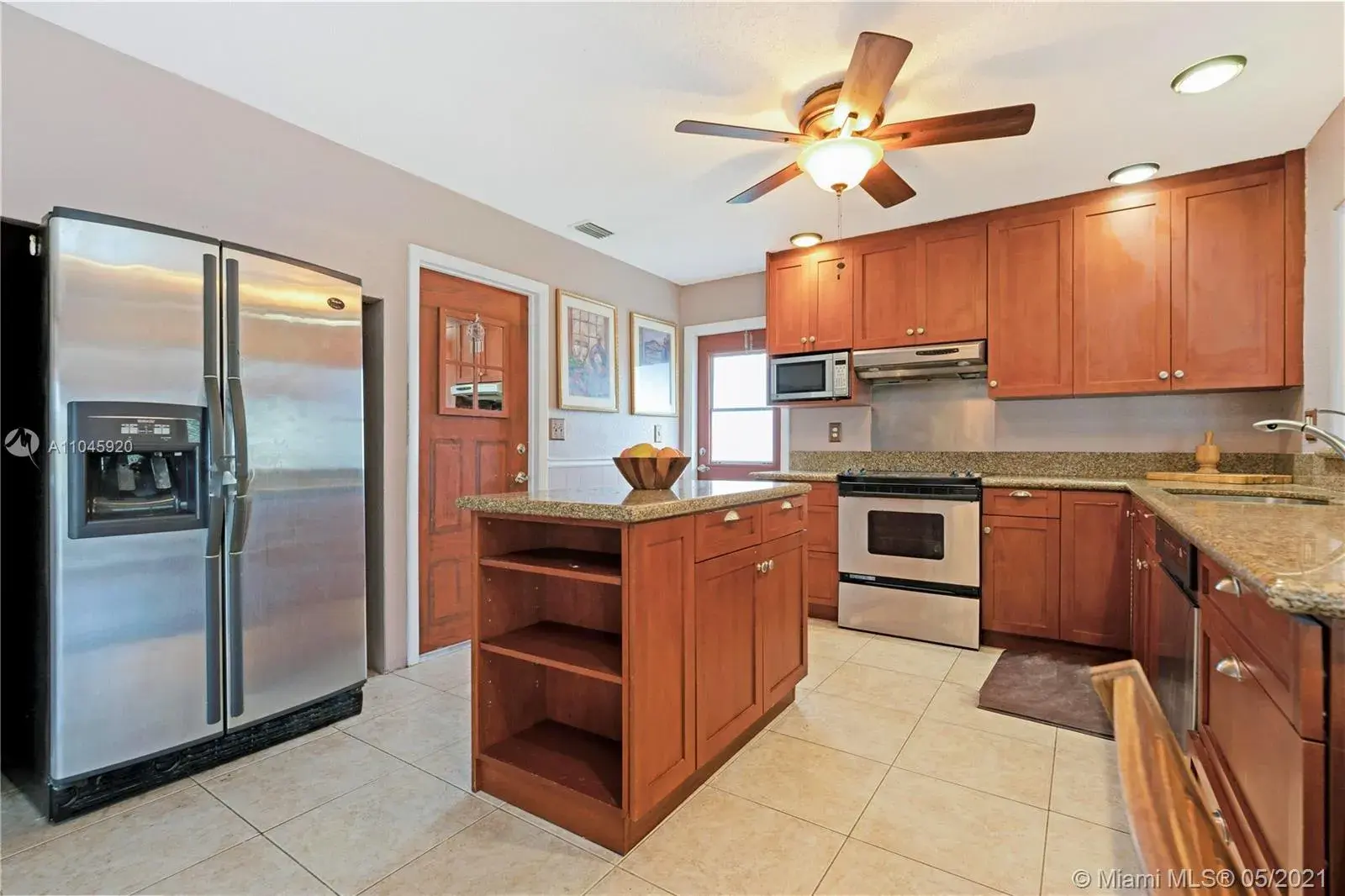270 Lake Dr, Coconut Creek FL 33066