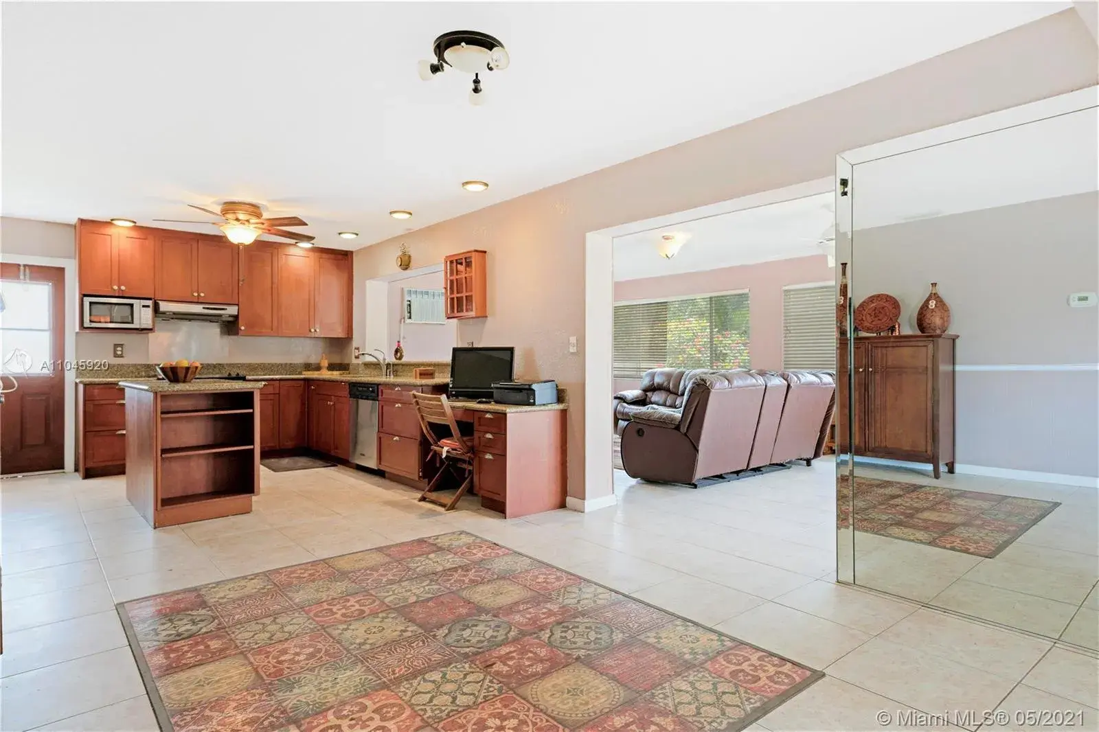 270 Lake Dr, Coconut Creek FL 33066