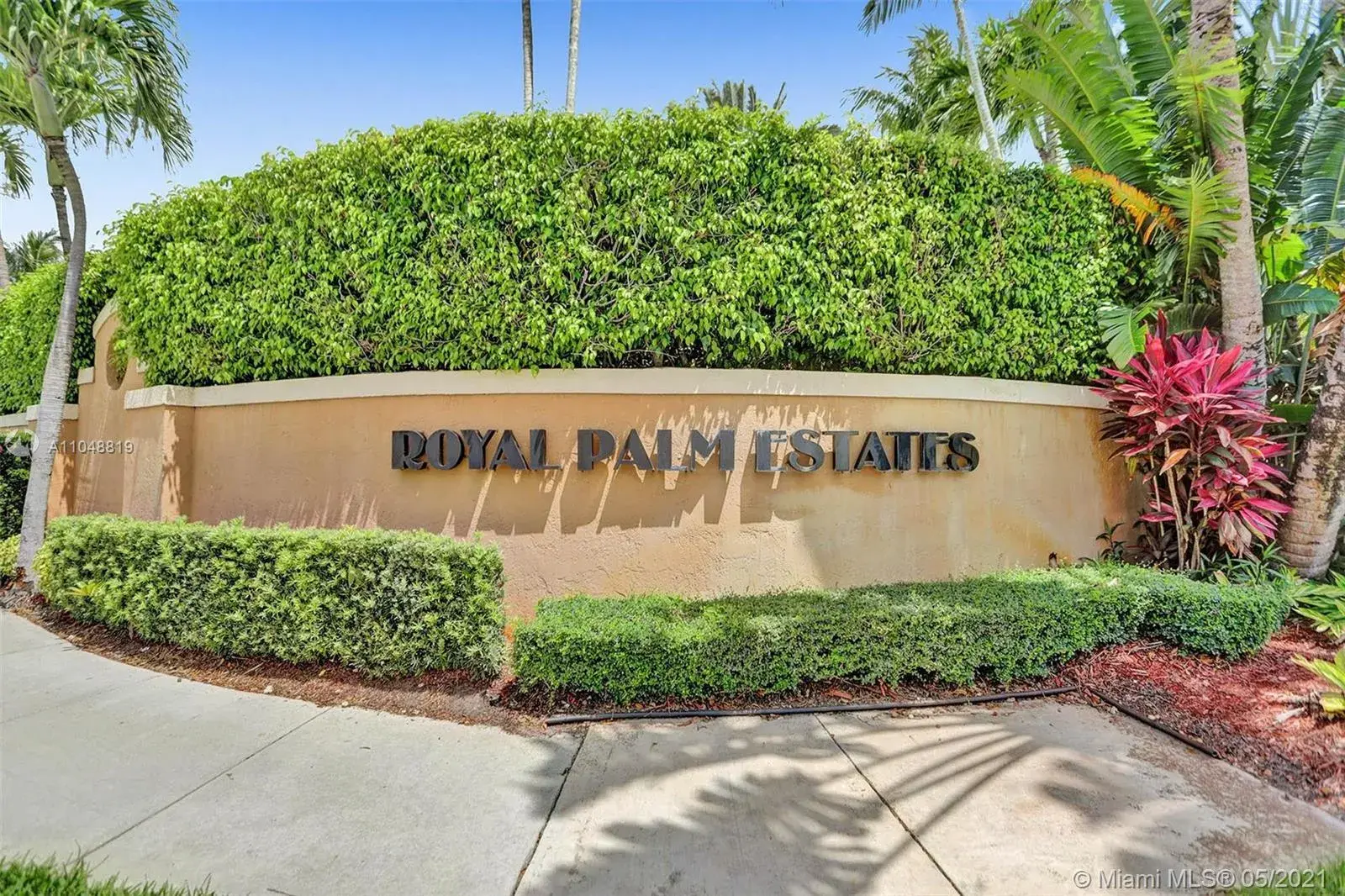 15545 NW 82nd Pl, Miami Lakes FL 33016