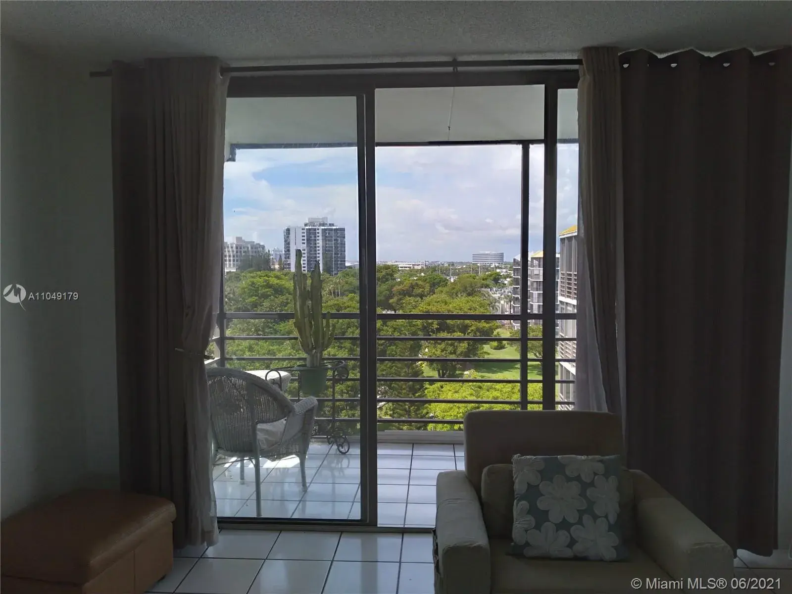 20500 W Country Club Dr # 814, Aventura FL 33180