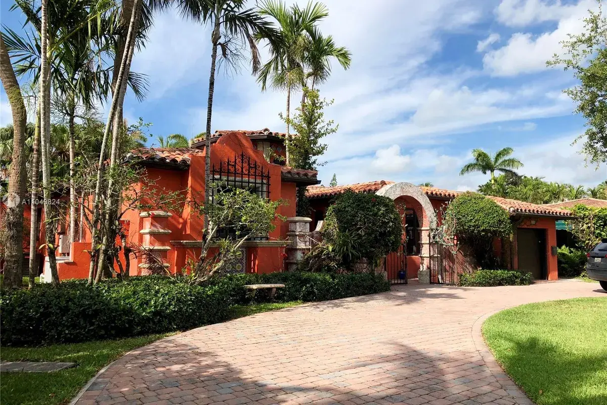 92 Bal Cross Dr, Bal Harbour FL 33154